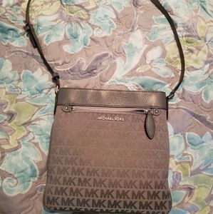 Michael kors crossbody